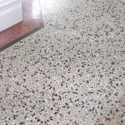 Impermeabilizante total Idroless para suelos hidráulicos