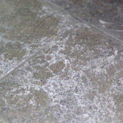 Impermeabilizante total Idroless para suelos de terrazo e hidráulicos con humedades