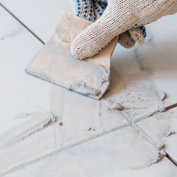 Mortero acrílico elástico con áridos aplicado con espátula